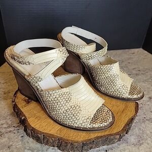 RE $ 215 Freda Salvador REAL Snakeskin Wedge Block Heel Sandals Size 7.5- Mint!